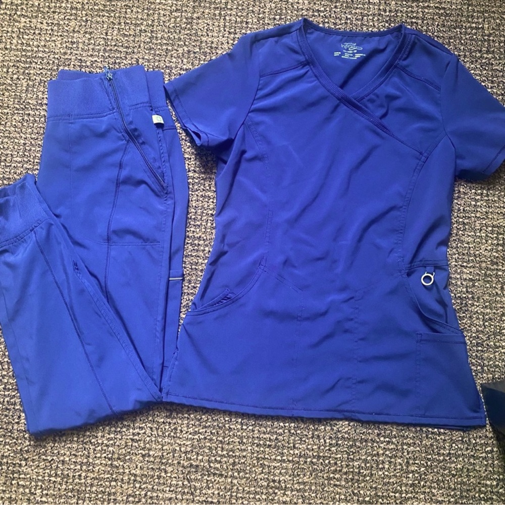 Cherokee infinity scrub set